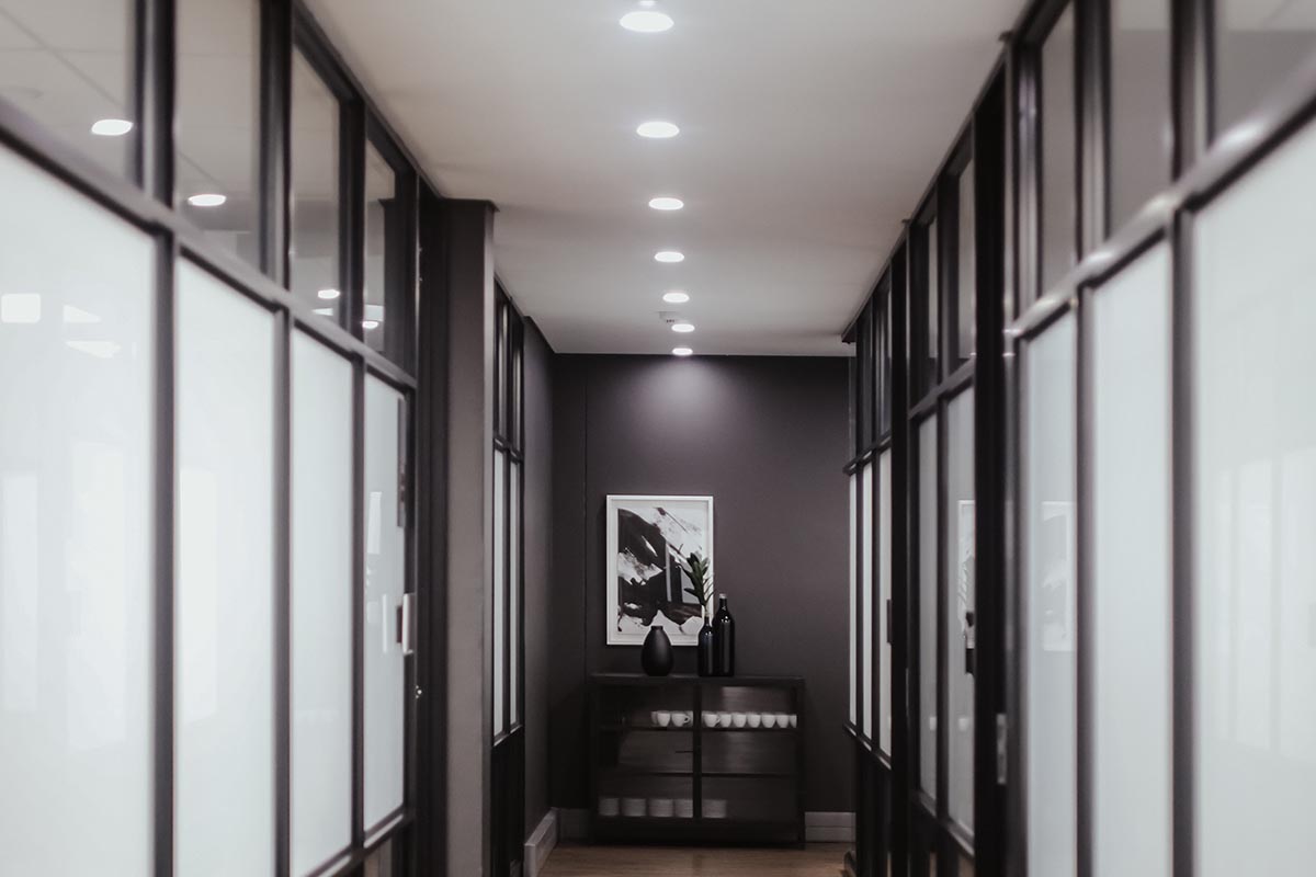 Iluminare hol - spoturi, iluminat hol, corpuri iluminat, led-zone.ro