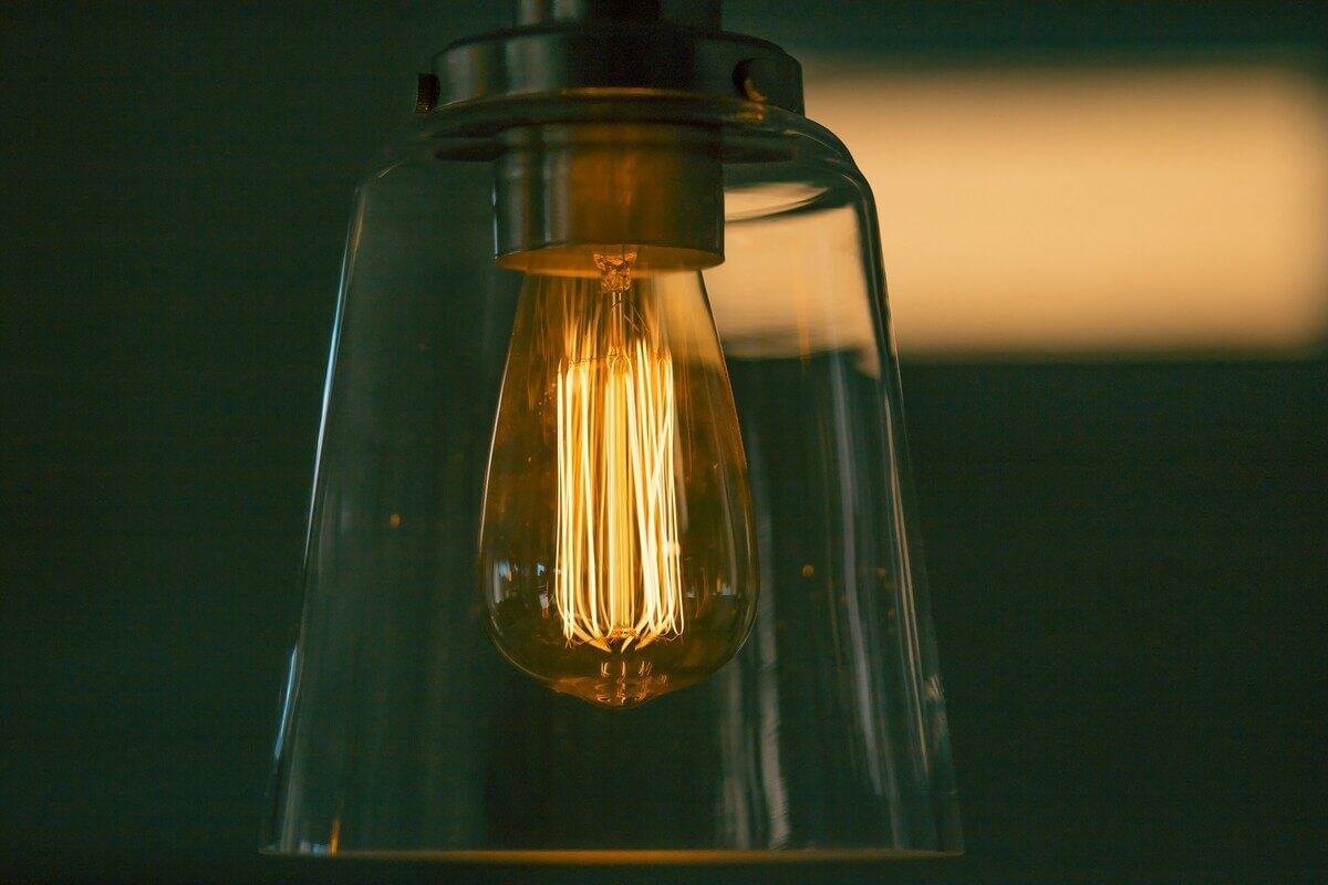 Bec incandescent - led-zone.ro