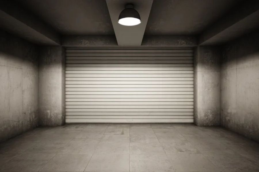 Iluminatul garajului, lumina rece, usa garaj, led-zone.ro