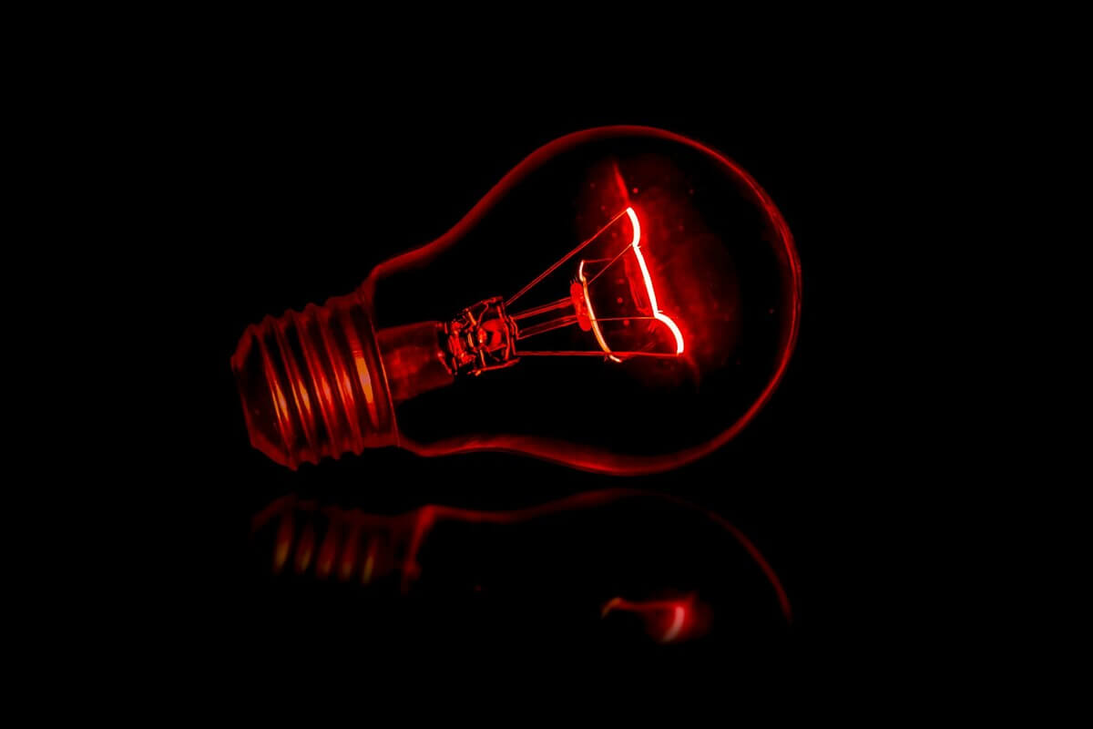 Becurile incandescente, avantaje si dezavantaje, led-zone.ro