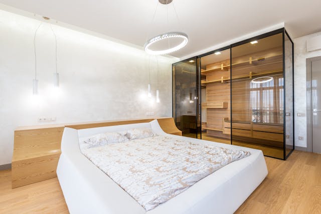 Tipuri de iluminat artificial ambiental- dormitor amenajat cu lumina generala si ambientala, led-zone.ro