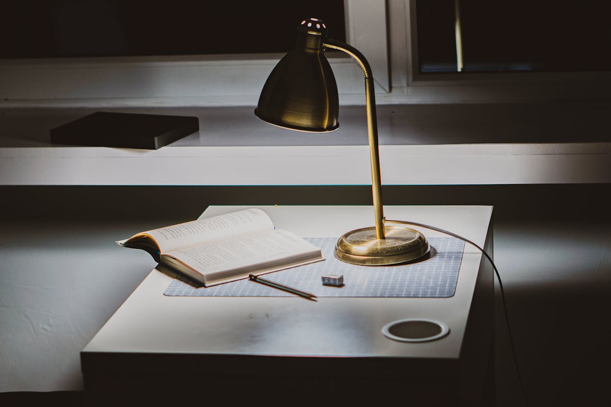 Tipuri de iluminat de focus sau de lucru- lampa de birou, led-zone.ro