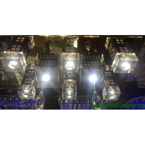 Imbina eleganta cu economia! Accesorizeaza-ti casa cu o lustra LED 1 Lustra LED smd 2835 8 abajururi 3 functii 3 500x500 1