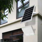 Proiector LED 50W cu Panou Solar Senzor Zi-Noapte si Telecomanda - imagine 4